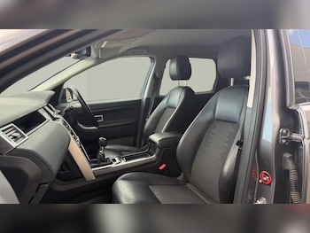 Used Land Rover Discovery Sport 2017 for sale - 78067344: Photo