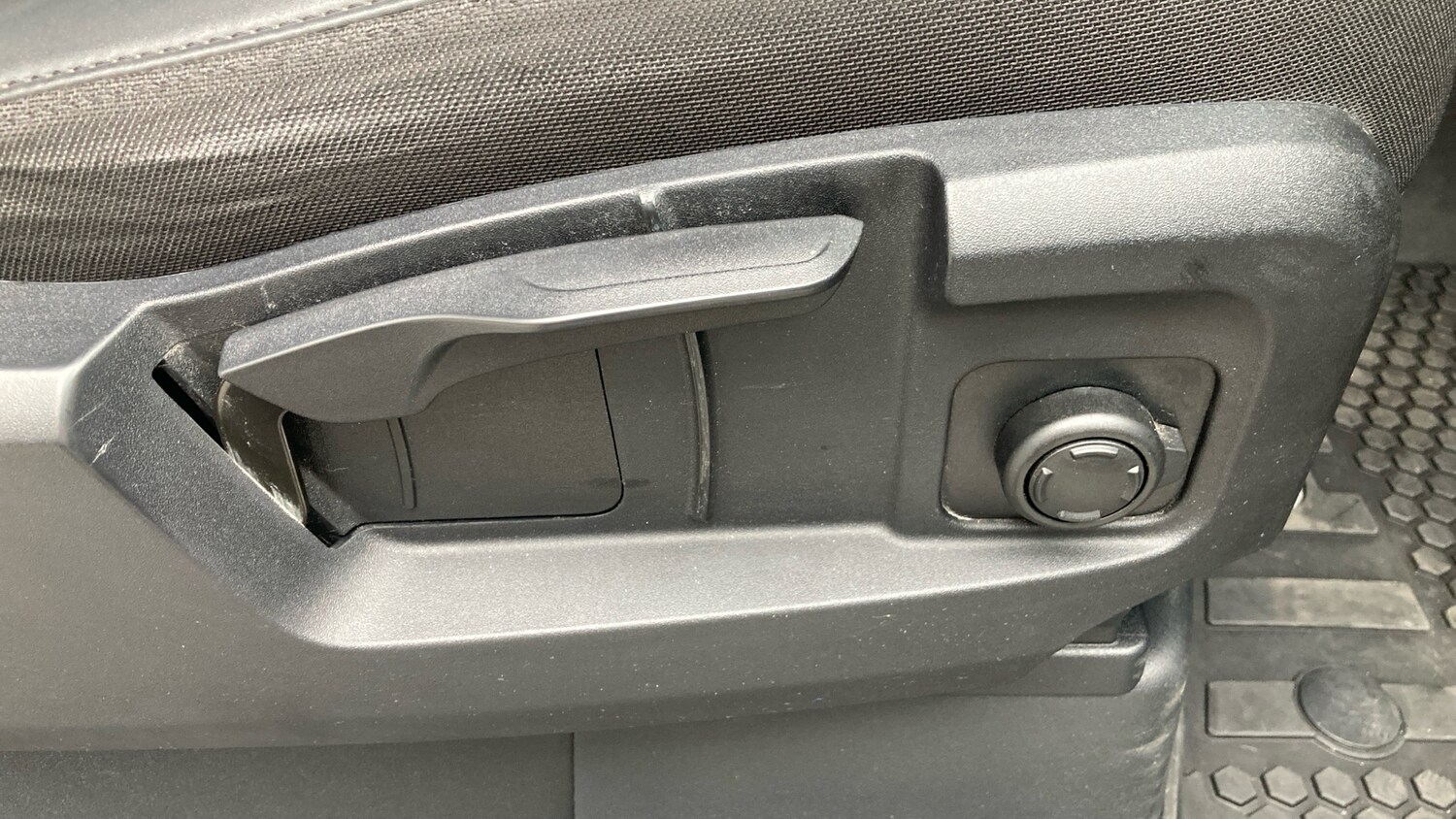 Used Land Rover Defender 2025 for sale - 76131218: Photo 26