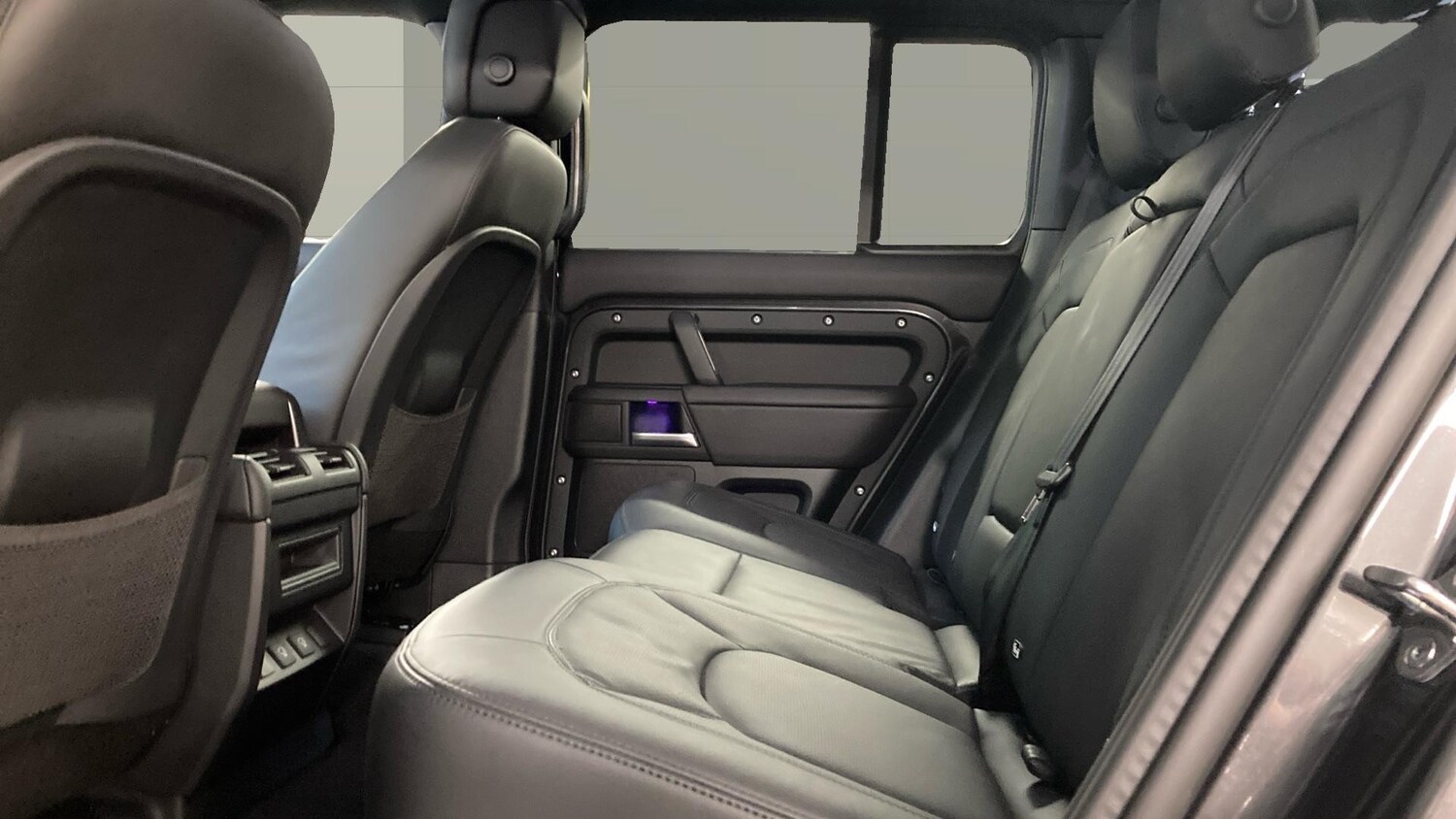 Used Land Rover Defender 2025 for sale - 76131218: Photo 4