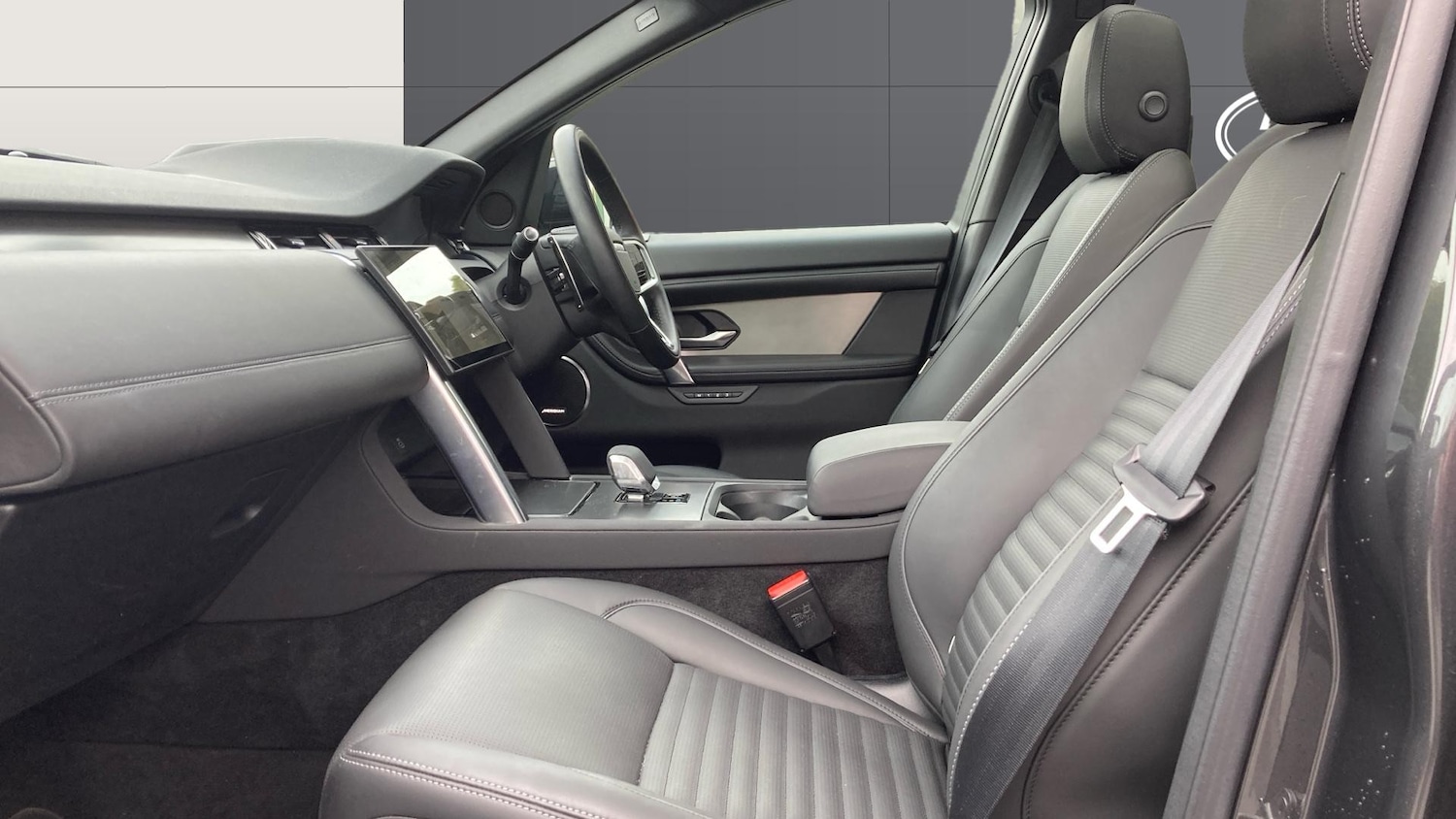 Used Land Rover Discovery Sport 2025 for sale - 76299234: Photo 3