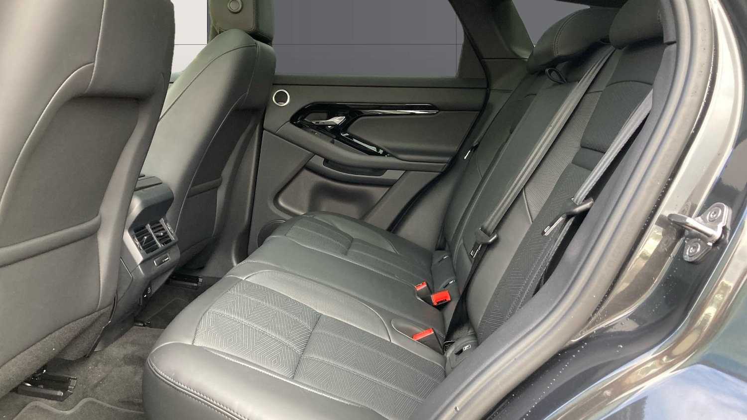 Used Land Rover Range Rover Evoque 2025 for sale - 76218686: Photo 4