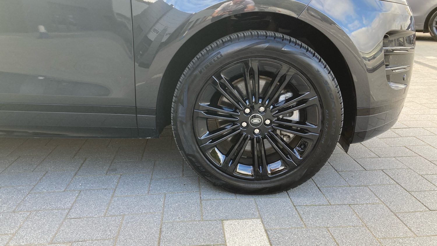 Used Land Rover Range Rover Evoque 2025 for sale - 76218686: Photo 8