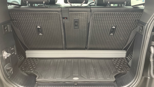 Used Land Rover Defender 2021 for sale - 76192988: Photo 10