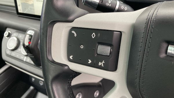 Used Land Rover Defender 2021 for sale - 76192988: Photo 26