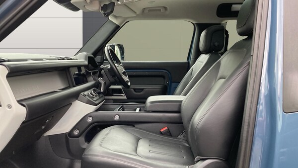 Used Land Rover Defender 2021 for sale - 76192988: Photo 3