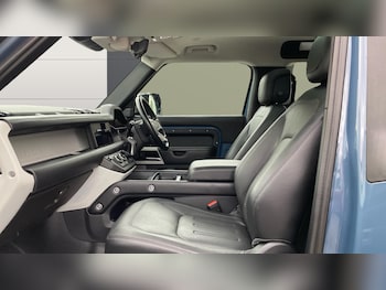 Used Land Rover Defender 2021 for sale - 76192988: Photo 3