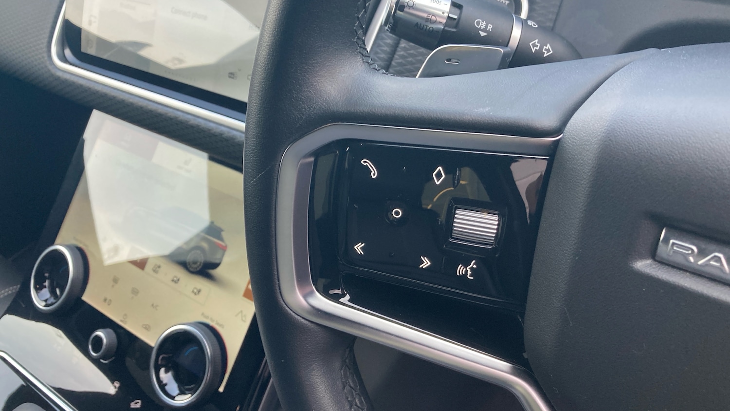 Used Land Rover Range Rover Velar 2022 for sale - 77113298: Photo 25