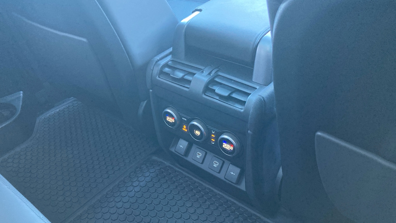 Used Land Rover Defender 2022 for sale - 76384913: Photo 18