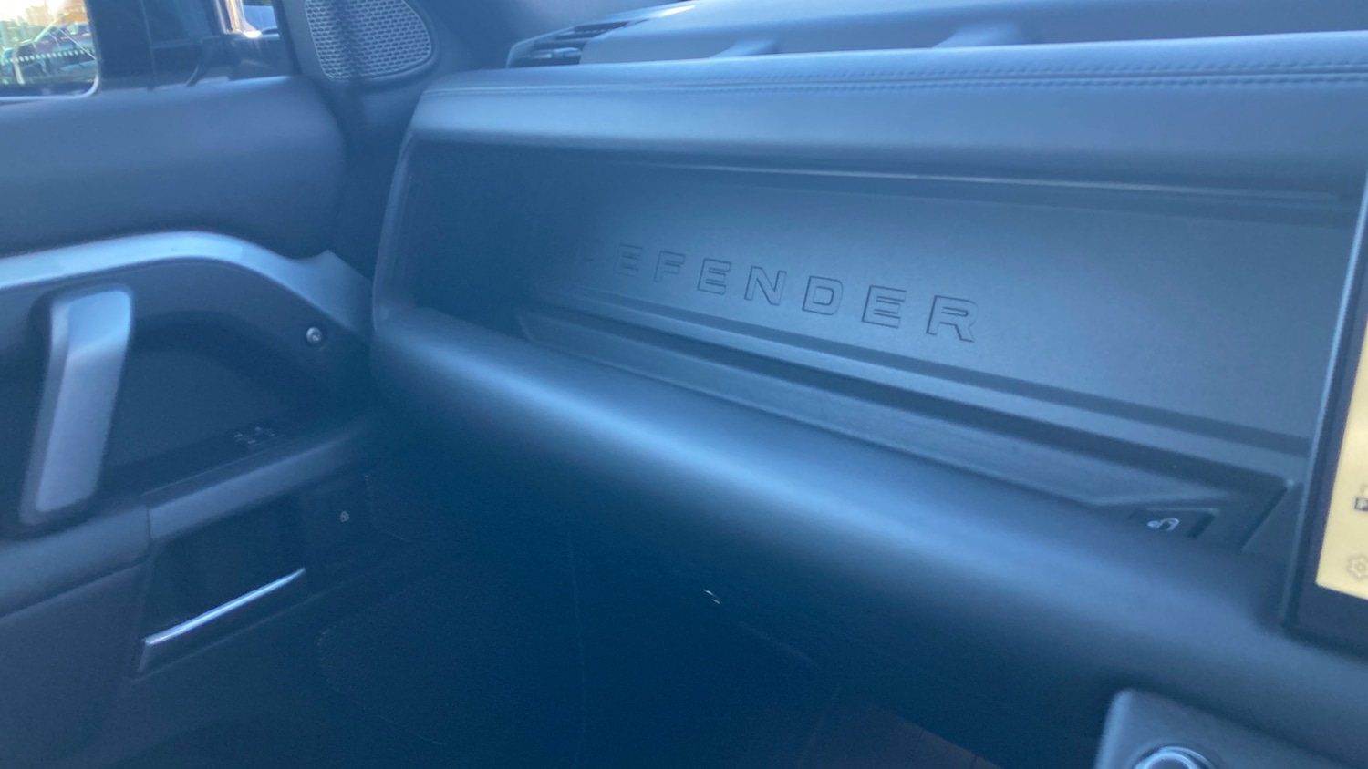 Used Land Rover Defender 2022 for sale - 76384913: Photo 23