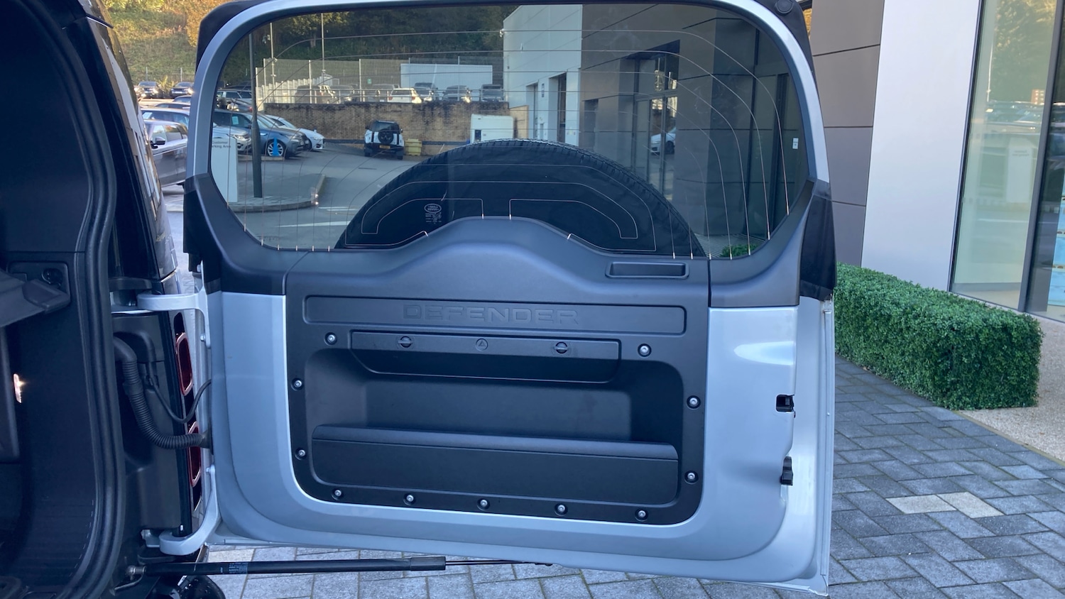 Used Land Rover Defender 2022 for sale - 76384913: Photo 24