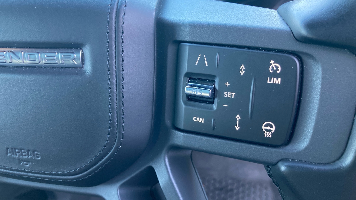 Used Land Rover Defender 2022 for sale - 76384913: Photo 28