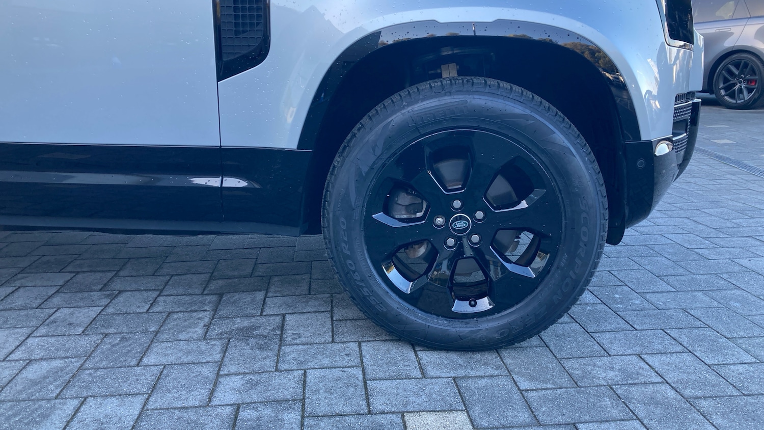 Used Land Rover Defender 2022 for sale - 76384913: Photo 8