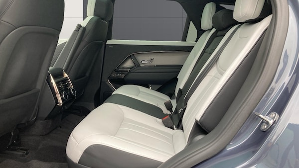 Used Land Rover Range Rover Sport 2024 for sale - 76287891: Photo 4