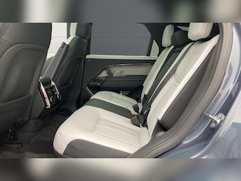 Used Land Rover Range Rover Sport 2024 for sale - 76287891: Photo 4