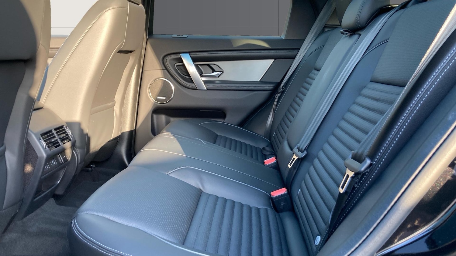 Used Land Rover Discovery Sport 2025 for sale - 77873166: Photo 4