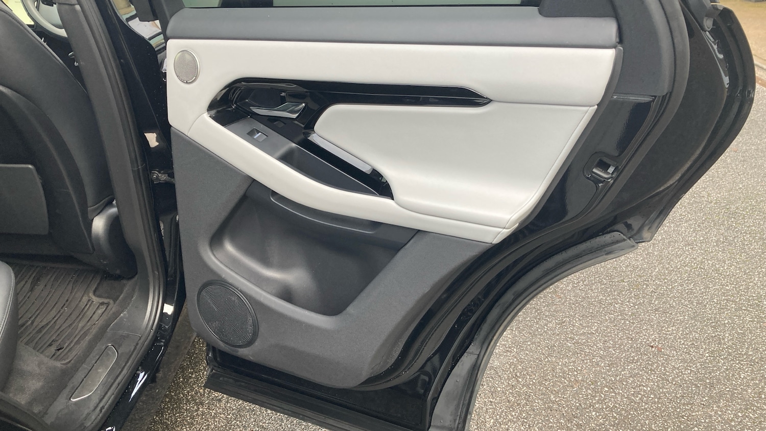 Used Land Rover Range Rover Evoque 2025 for sale - 75894488: Photo 20