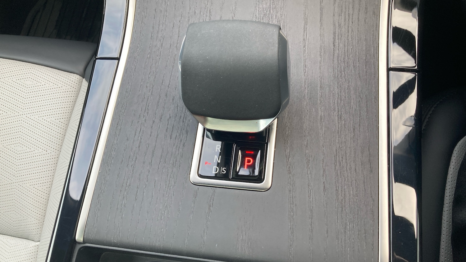 Used Land Rover Range Rover Evoque 2025 for sale - 75894488: Photo 32