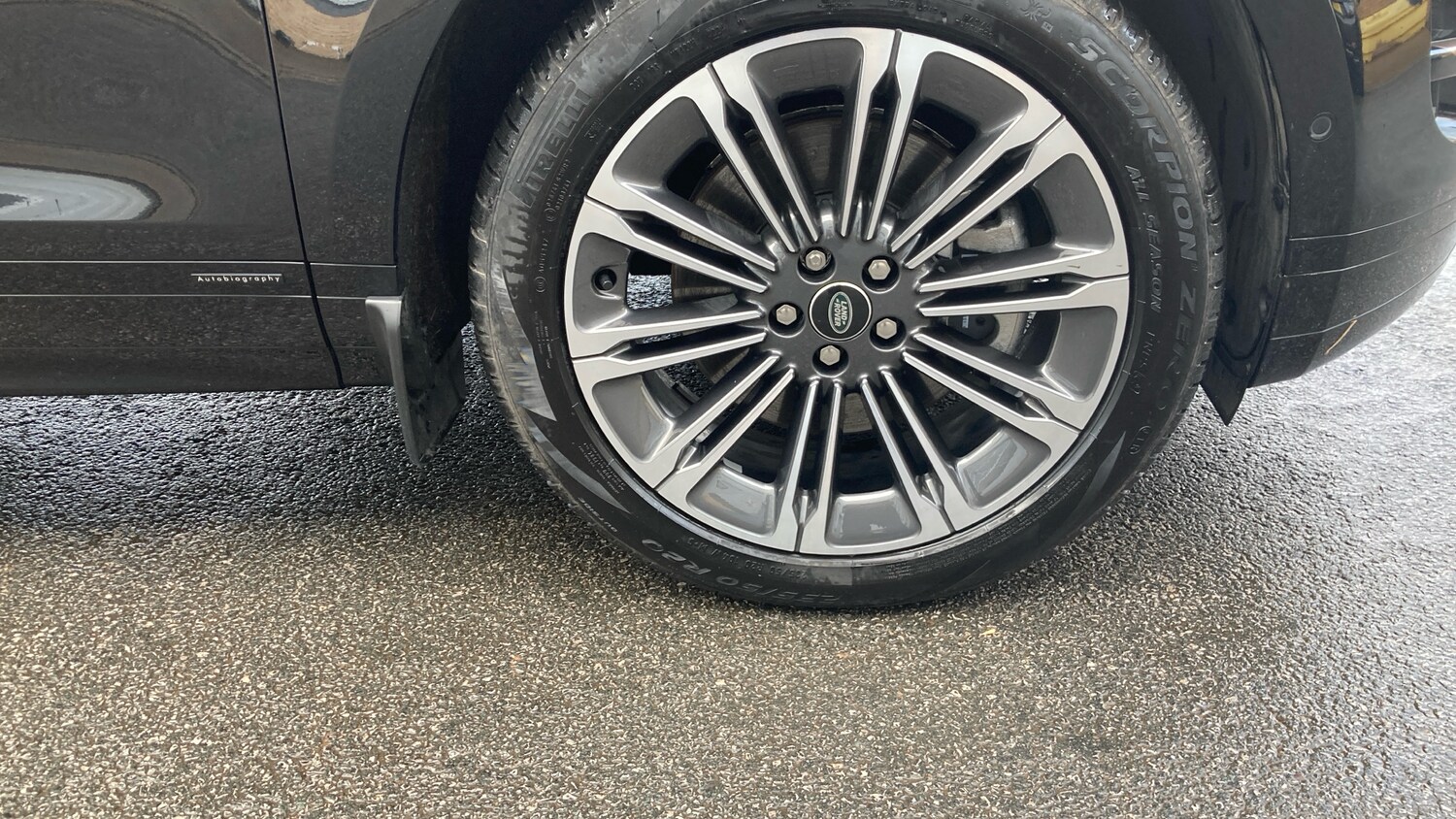 Used Land Rover Range Rover Evoque 2025 for sale - 75894488: Photo 37