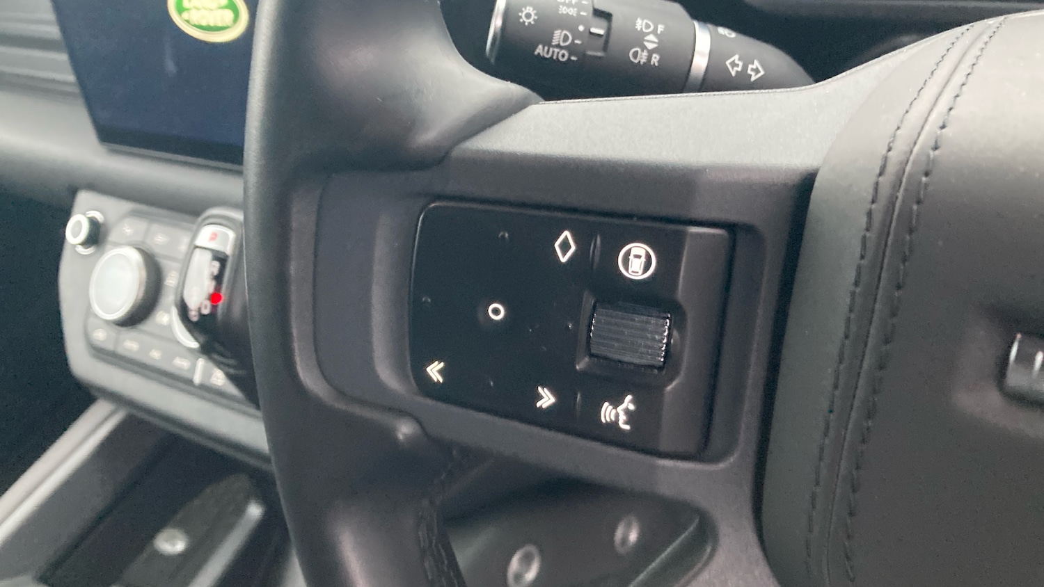 Used Land Rover Defender 2024 for sale - 77128104: Photo 25