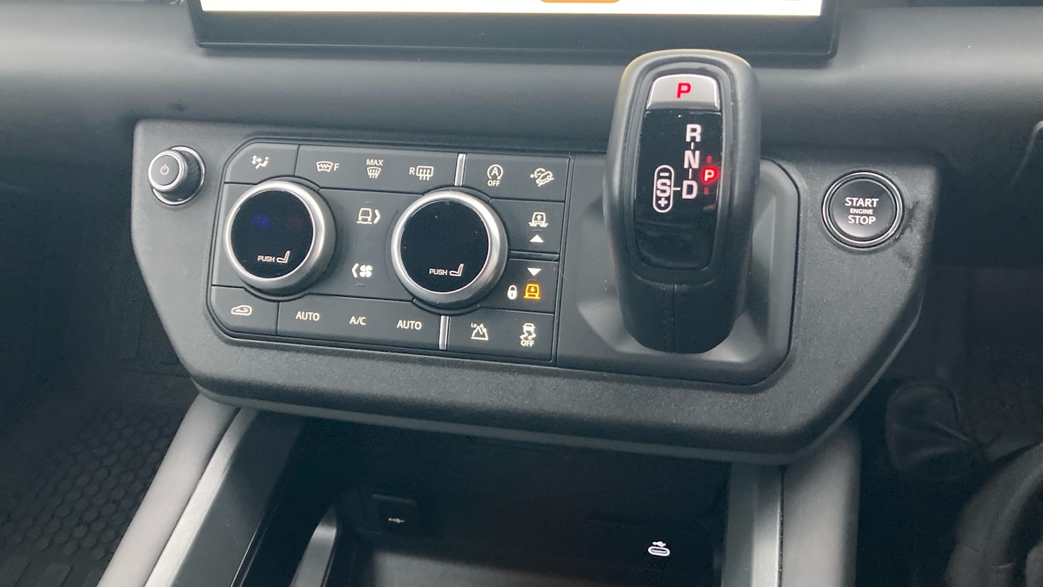 Used Land Rover Defender 2024 for sale - 77128104: Photo 30