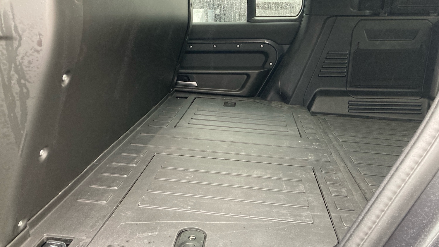 Used Land Rover Defender 2024 for sale - 77128104: Photo 40