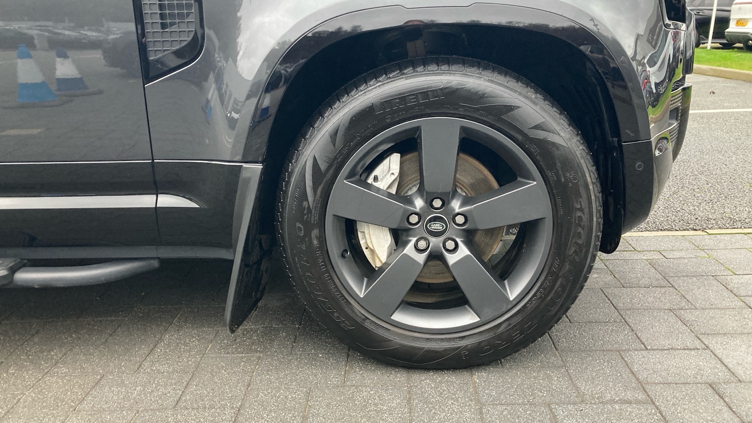 Used Land Rover Defender 2024 for sale - 77128104: Photo 8