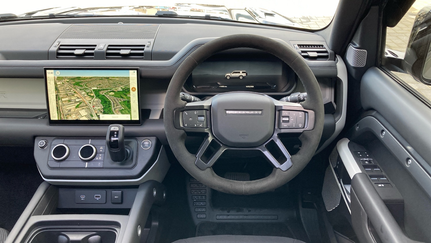 Used Land Rover Defender 2024 for sale - 77846325: Photo 15