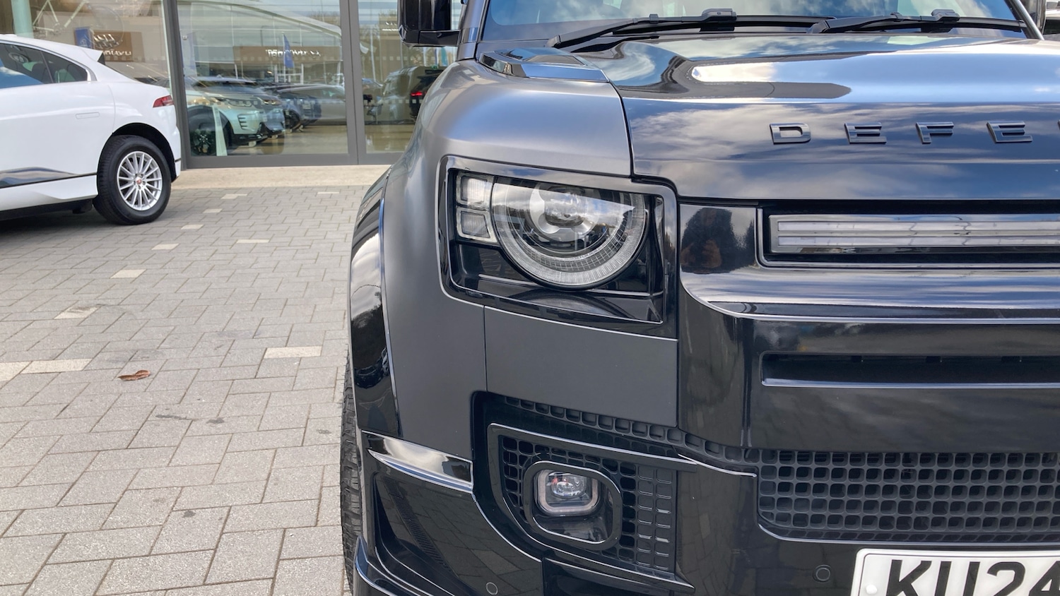 Used Land Rover Defender 2024 for sale - 77846325: Photo 17