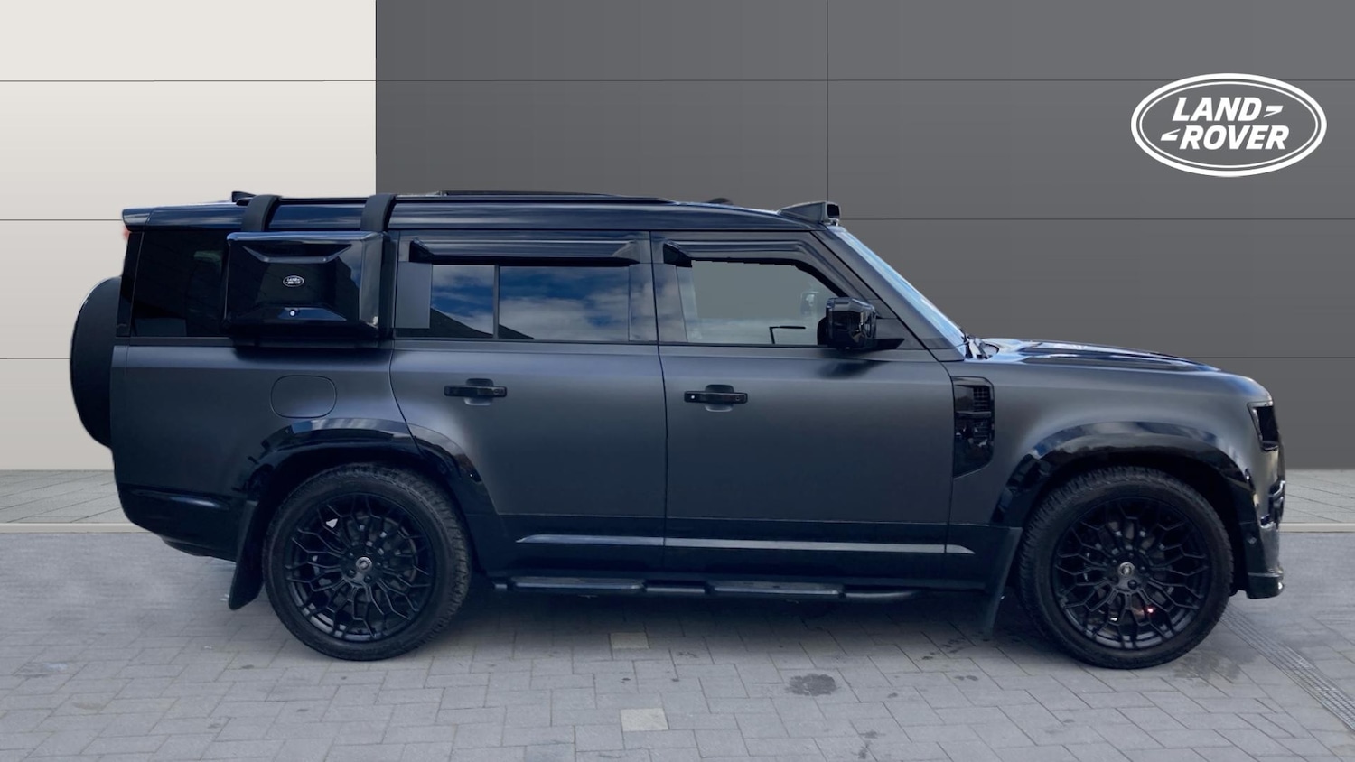 Used Land Rover Defender 2024 for sale - 77846325: Photo 5