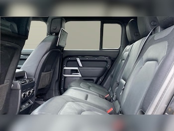 Used Land Rover Defender 2022 for sale - 77023312: Photo