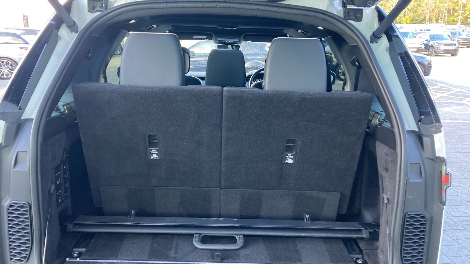 Used Land Rover Discovery 2021 for sale - 76384907: Photo 24