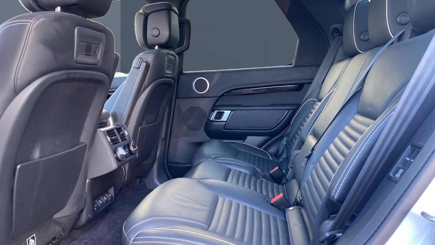 Used Land Rover Discovery 2021 for sale - 76384907: Photo 4