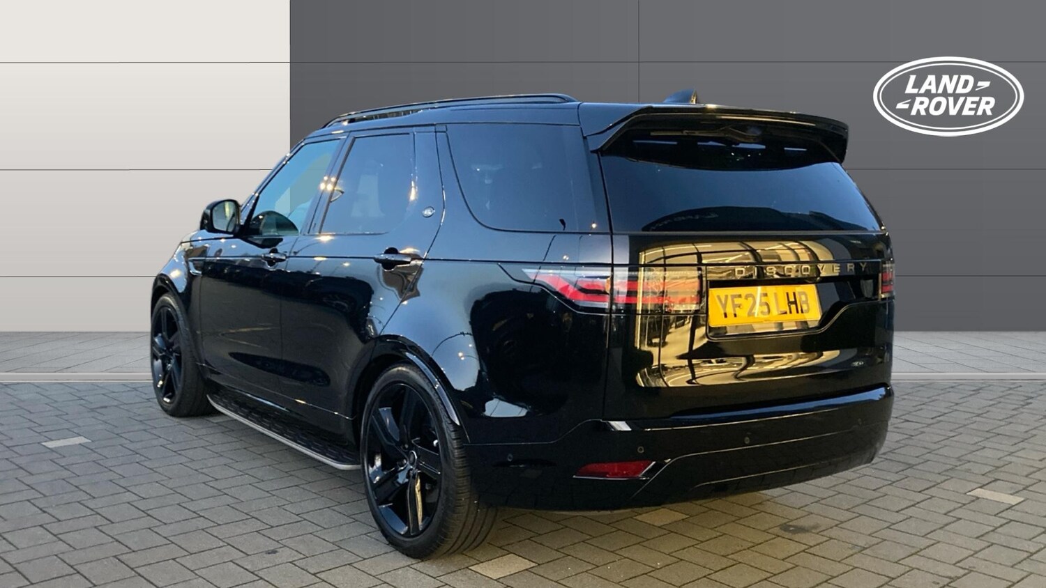 Used Land Rover Discovery 2025 for sale - 76777203: Photo 2