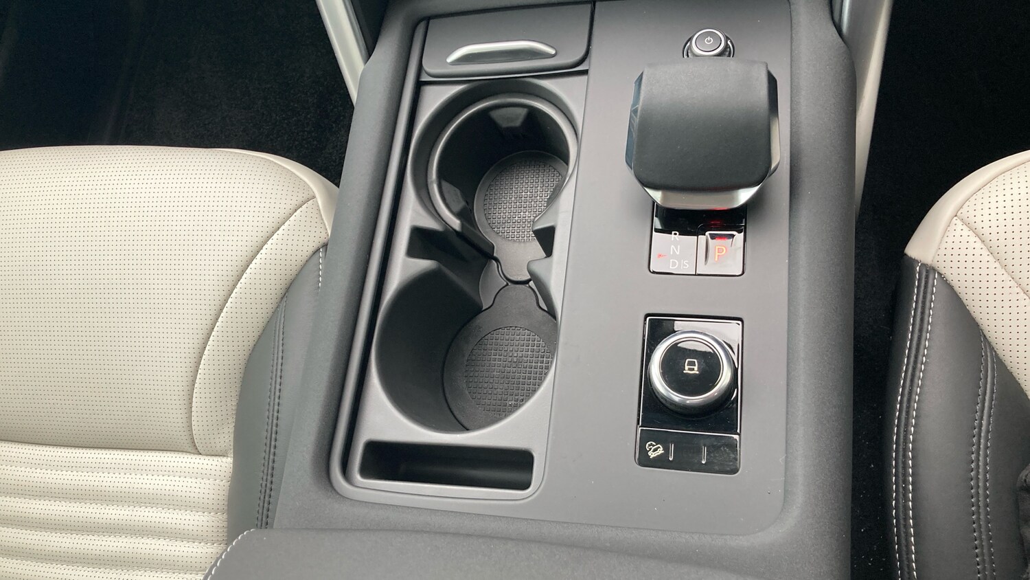 Used Land Rover Discovery 2025 for sale - 76777203: Photo 38