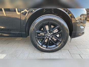 Used Land Rover Discovery Sport 2025 for sale - 78700715: Photo