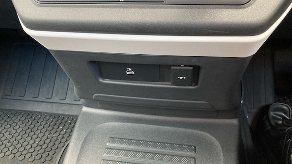 Used Land Rover Defender 2025 for sale - 76193781: Photo 32