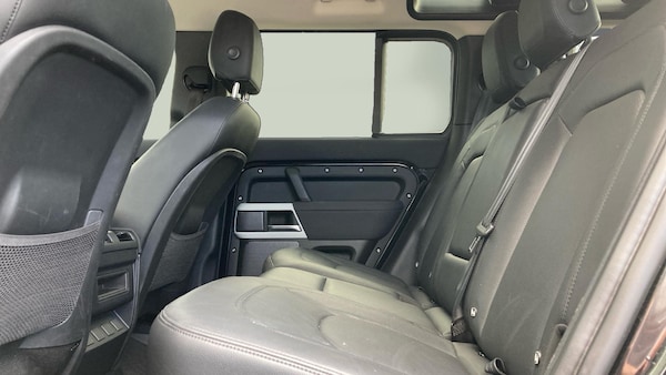 Used Land Rover Defender 2025 for sale - 76193781: Photo 4