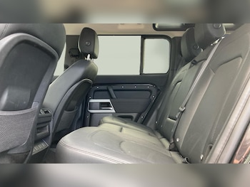 Used Land Rover Defender 2025 for sale - 76193781: Photo 4