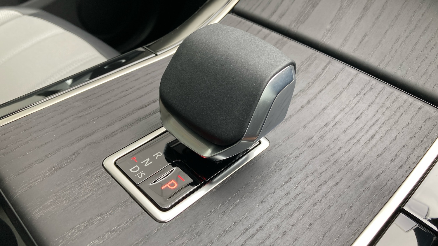 Used Land Rover Range Rover Evoque 2025 for sale - 77350330: Photo 13