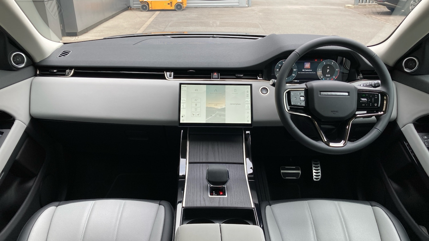 Used Land Rover Range Rover Evoque 2025 for sale - 77350330: Photo 9