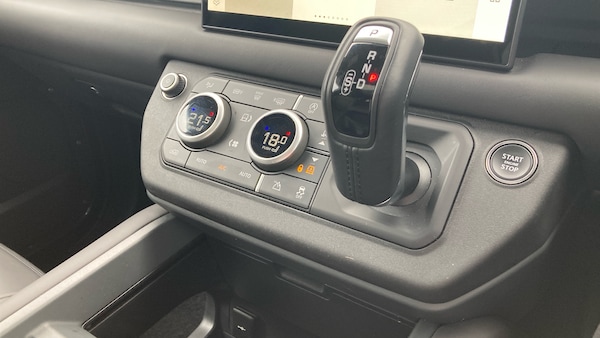 Used Land Rover Defender 2025 for sale - 76231603: Photo 13
