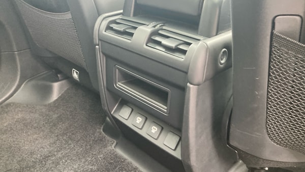 Used Land Rover Defender 2025 for sale - 76231603: Photo 18