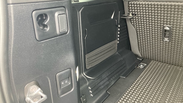 Used Land Rover Defender 2025 for sale - 76231603: Photo 23
