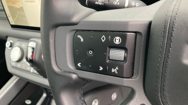 Used Land Rover Defender 2025 for sale - 76231603: Photo 27