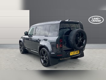Used Land Rover Defender 2025 for sale - 76231603: Photo