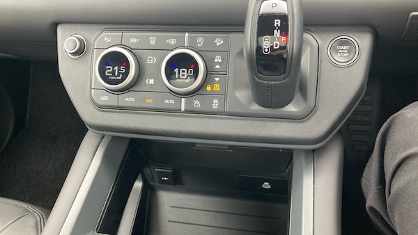 Used Land Rover Defender 2025 for sale - 76231603: Photo 32