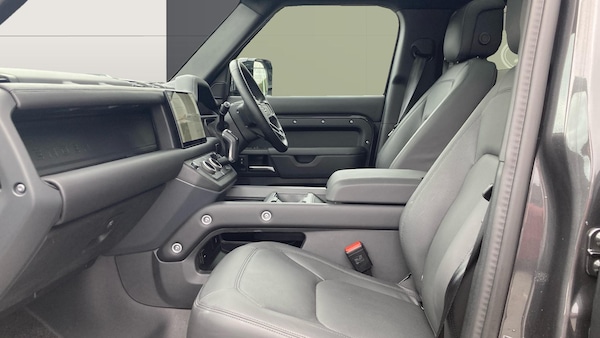 Used Land Rover Defender 2025 for sale - 76231603: Photo 3
