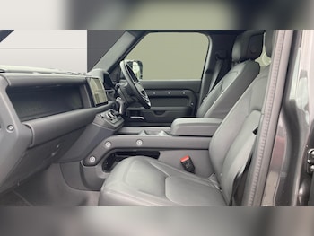 Used Land Rover Defender 2025 for sale - 76231603: Photo