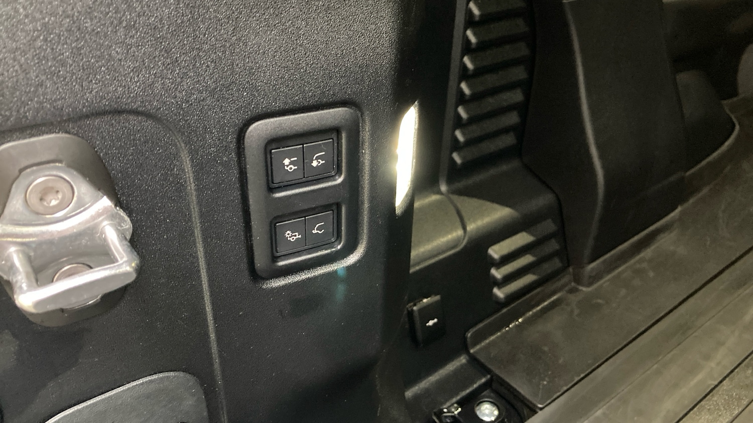 Used Land Rover Defender 2024 for sale - 76905964: Photo 25