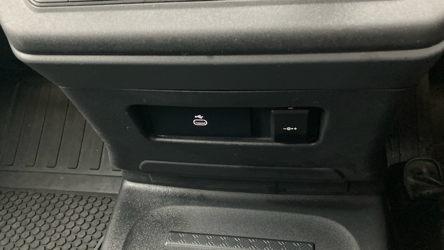 Used Land Rover Defender 2024 for sale - 76905964: Photo 37